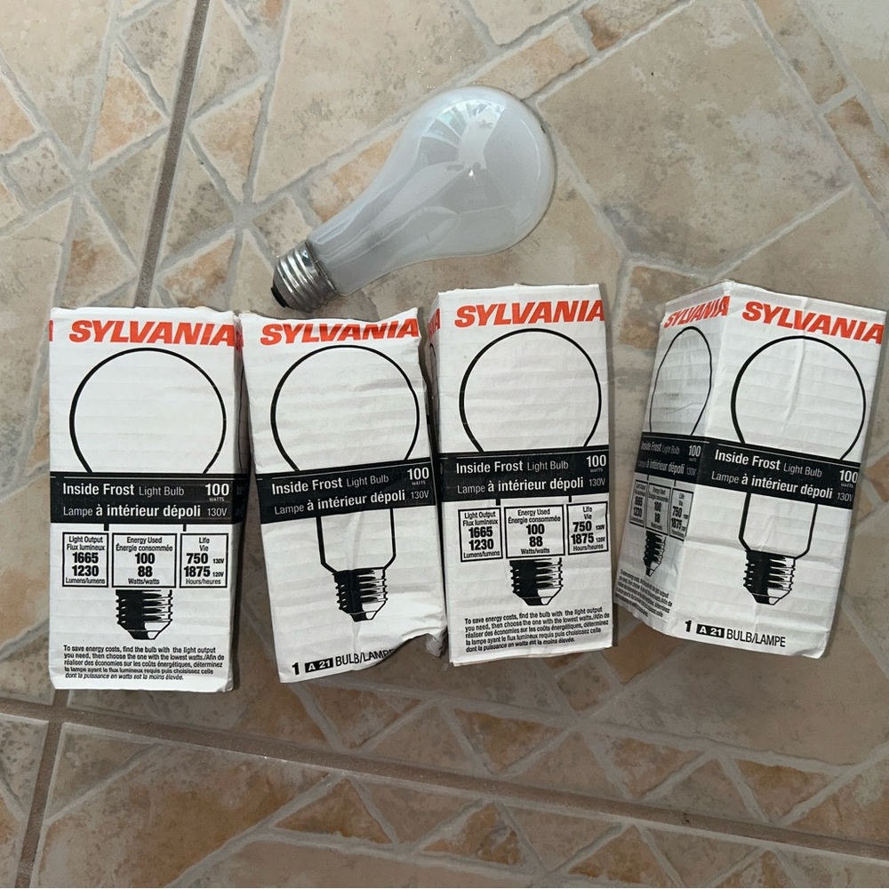 4 x  100 W Soft White Light Bulb Sylvania  115-125v LOT 4 NEW - Picture 3 of 3